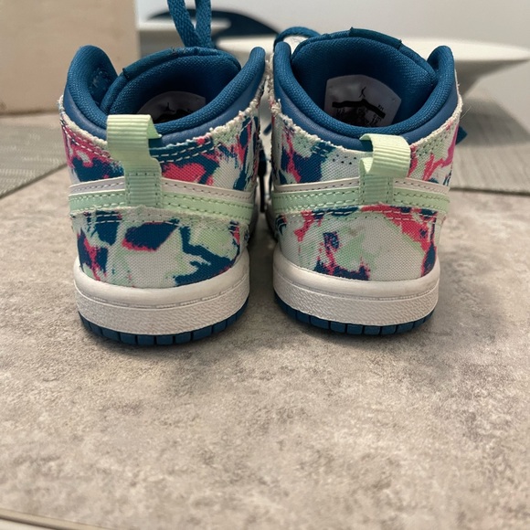 Toddler Nike Jordan’s - Picture 2 of 5